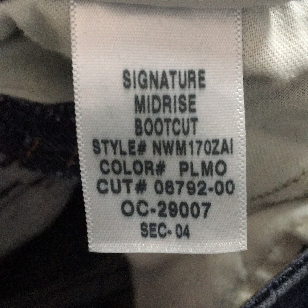 Hudson Signature Jeans, Dark-Tone Bootcut - Picture 6 of 6